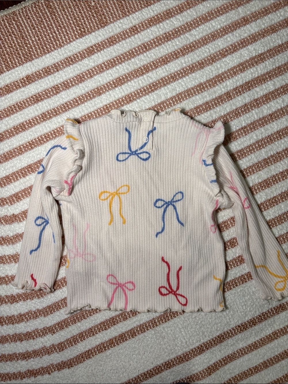 Old Navy Cream Ribbed Bow Set - Picture 6 of 7